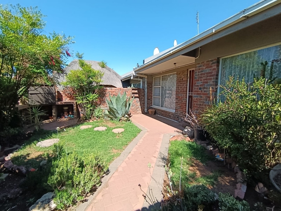 2 Bedroom Property for Sale in Pellissier Free State